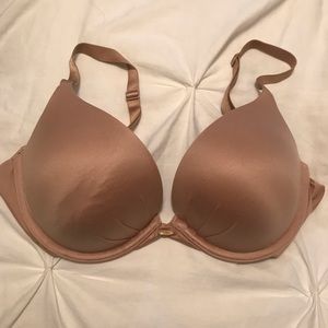 Victoria’s Secret nude bra